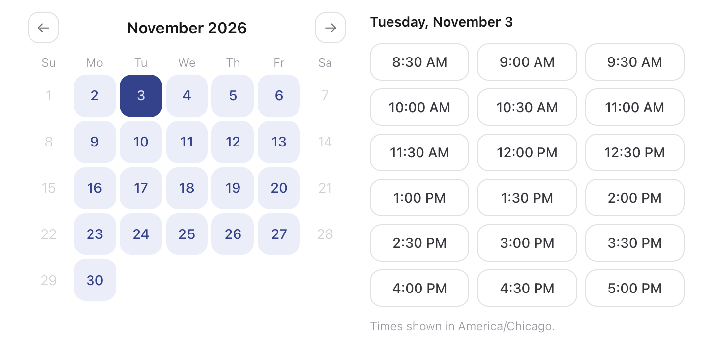 Un calendario de reservas de noviembre de 2026 con los días de semana resaltados, el martes 3 de noviembre seleccionado y una cuadrícula de horas disponibles de 8:30 a. m. a 5:00 p. m.
